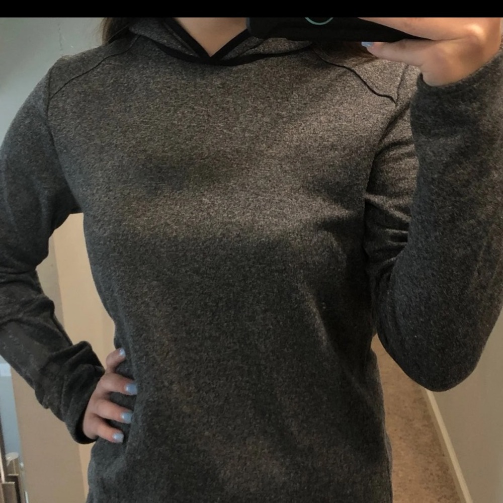 Adidas boy’s hoodie w/out pockets
